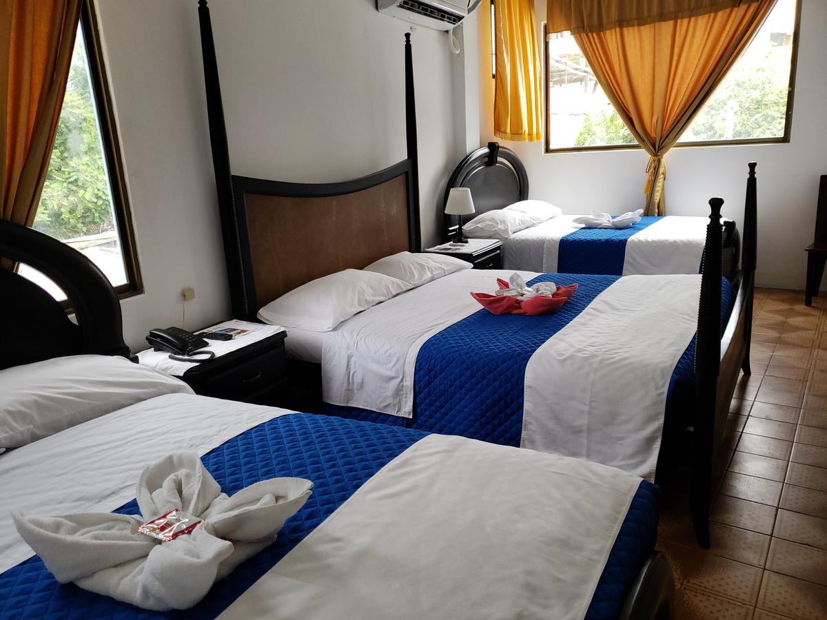 Hostal Cormorant Flightless ปูแอร์โตอาโยรา ภายนอก รูปภาพ