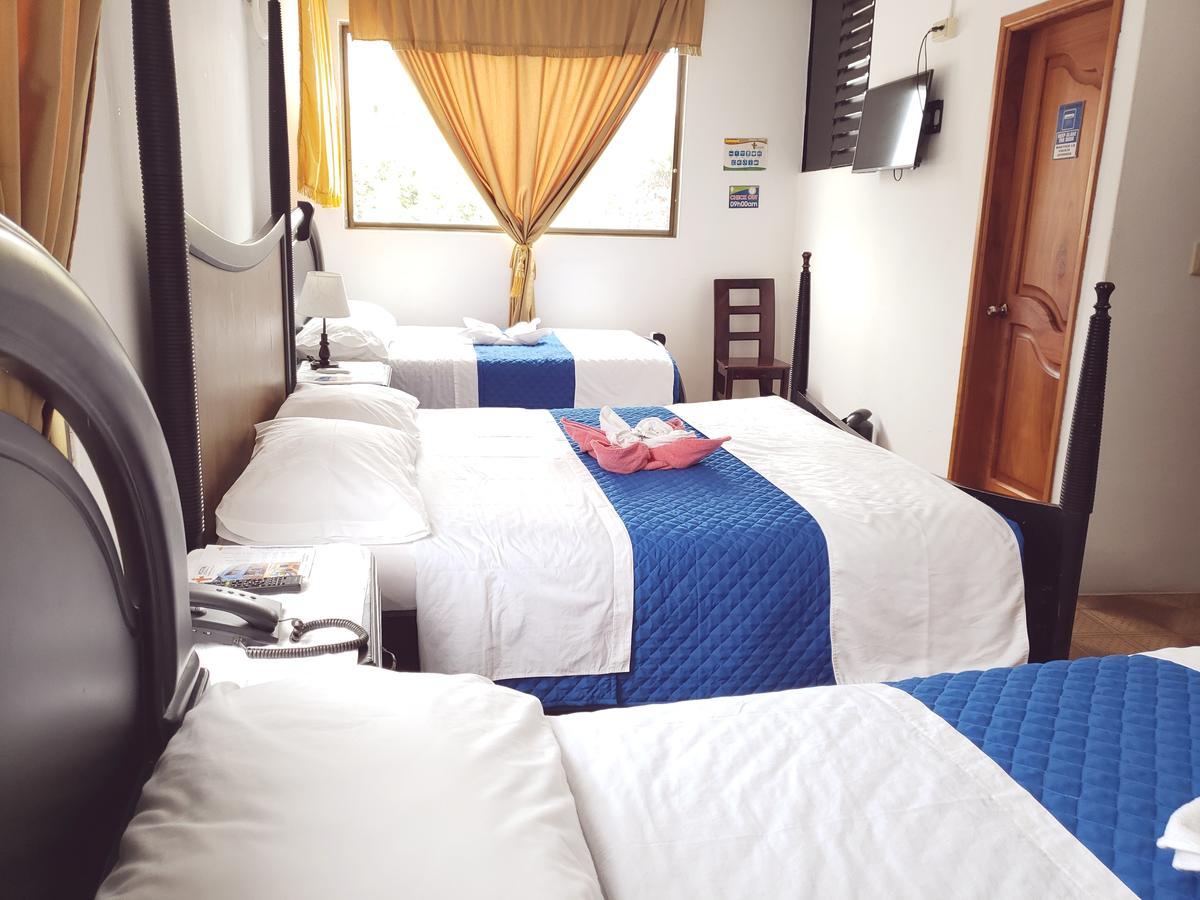 Hostal Cormorant Flightless ปูแอร์โตอาโยรา ภายนอก รูปภาพ