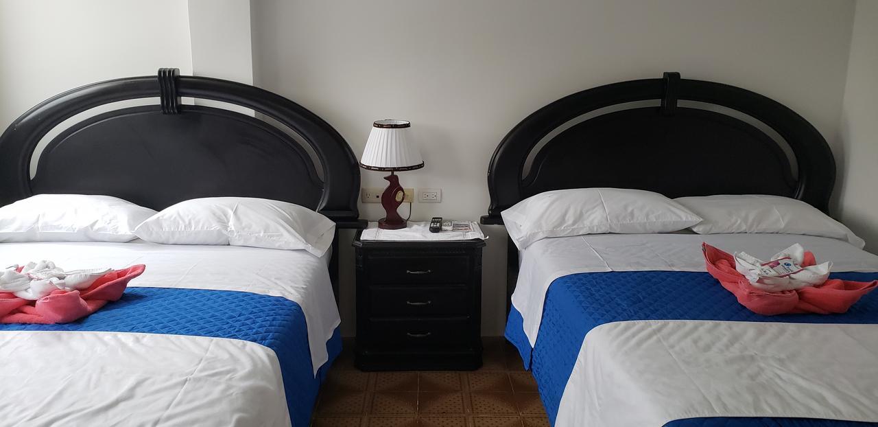 Hostal Cormorant Flightless ปูแอร์โตอาโยรา ภายนอก รูปภาพ