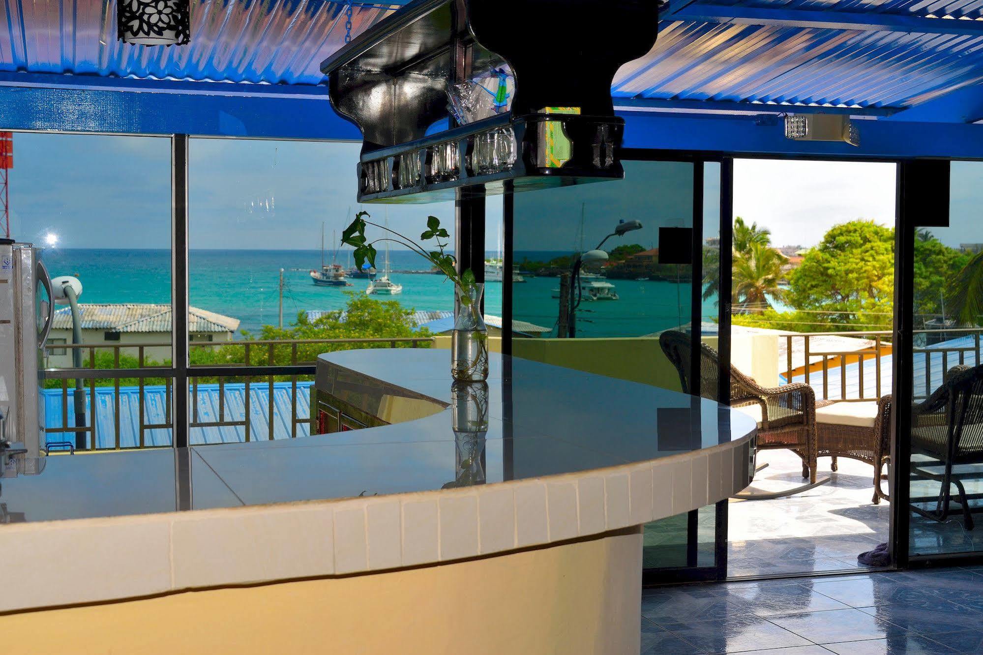 Hostal Cormorant Flightless ปูแอร์โตอาโยรา ภายนอก รูปภาพ