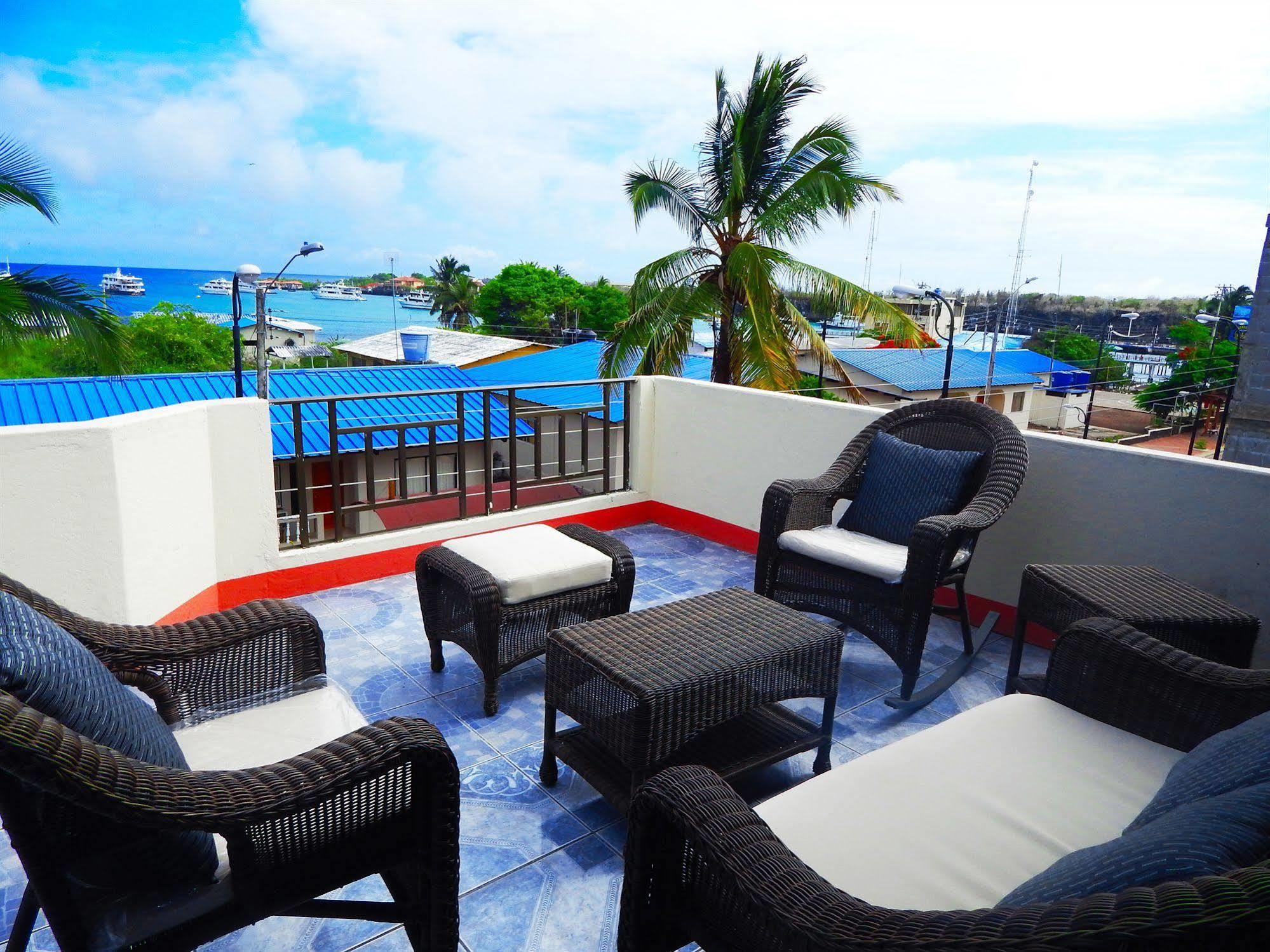 Hostal Cormorant Flightless ปูแอร์โตอาโยรา ภายนอก รูปภาพ