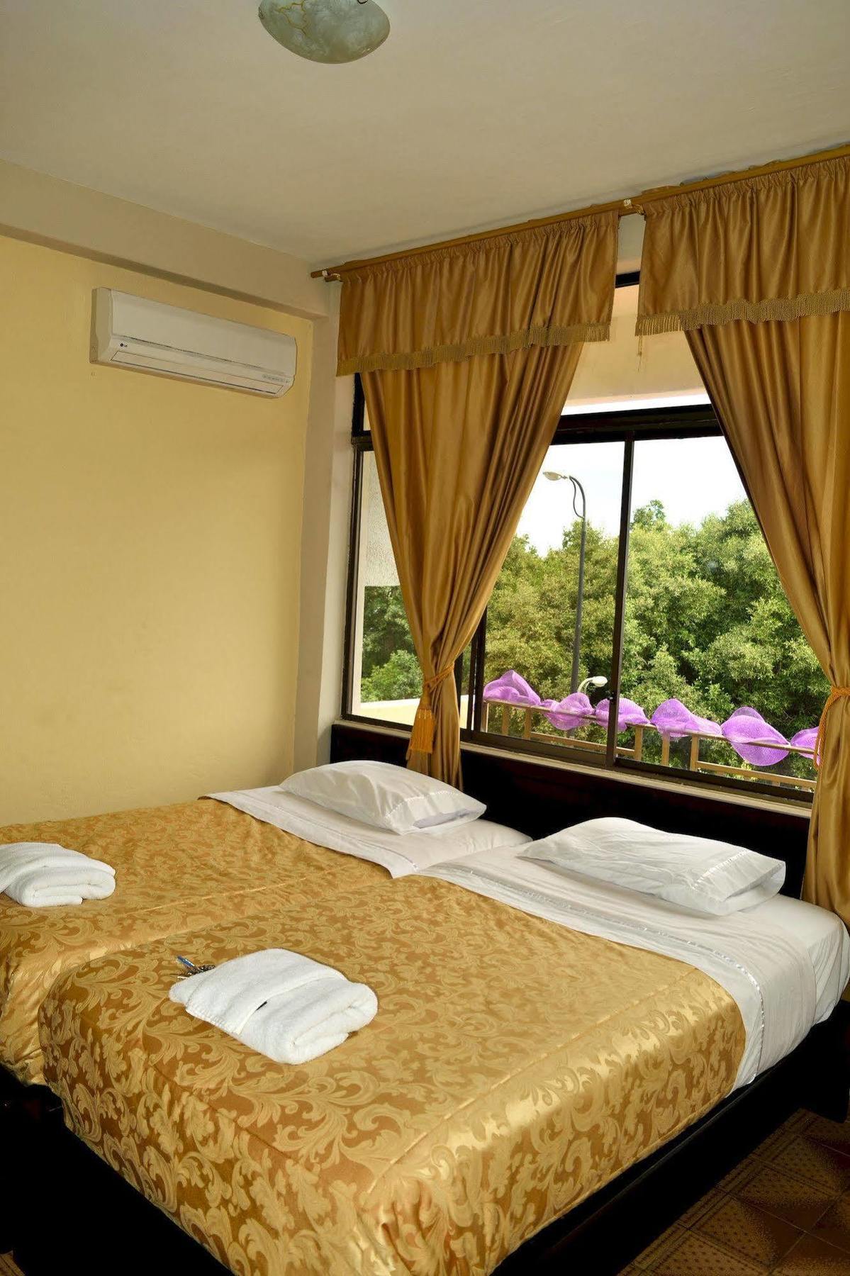 Hostal Cormorant Flightless ปูแอร์โตอาโยรา ภายนอก รูปภาพ
