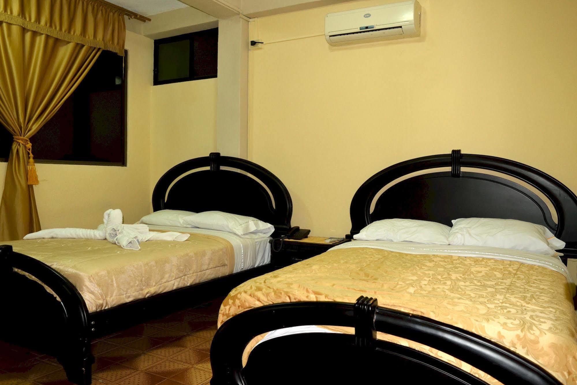 Hostal Cormorant Flightless ปูแอร์โตอาโยรา ภายนอก รูปภาพ