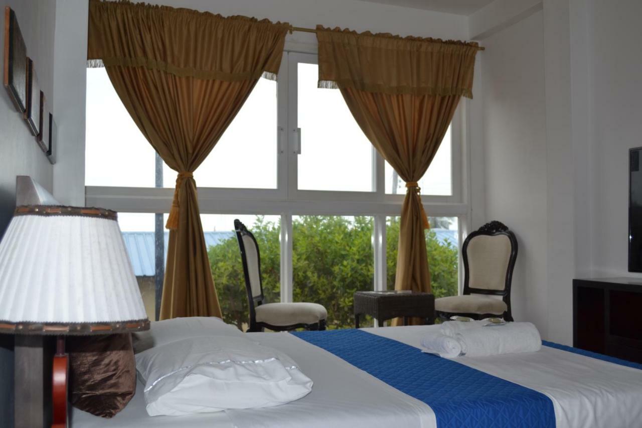 Hostal Cormorant Flightless ปูแอร์โตอาโยรา ภายนอก รูปภาพ