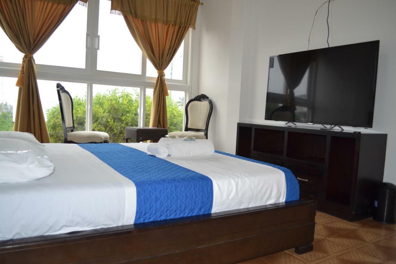 Hostal Cormorant Flightless ปูแอร์โตอาโยรา ภายนอก รูปภาพ
