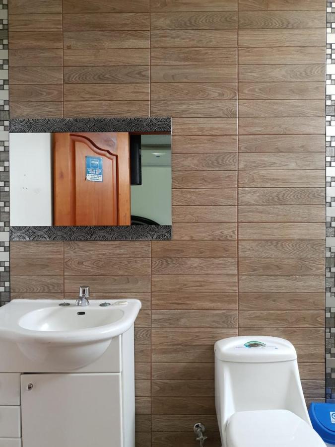 Hostal Cormorant Flightless ปูแอร์โตอาโยรา ภายนอก รูปภาพ