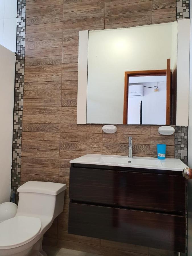 Hostal Cormorant Flightless ปูแอร์โตอาโยรา ภายนอก รูปภาพ